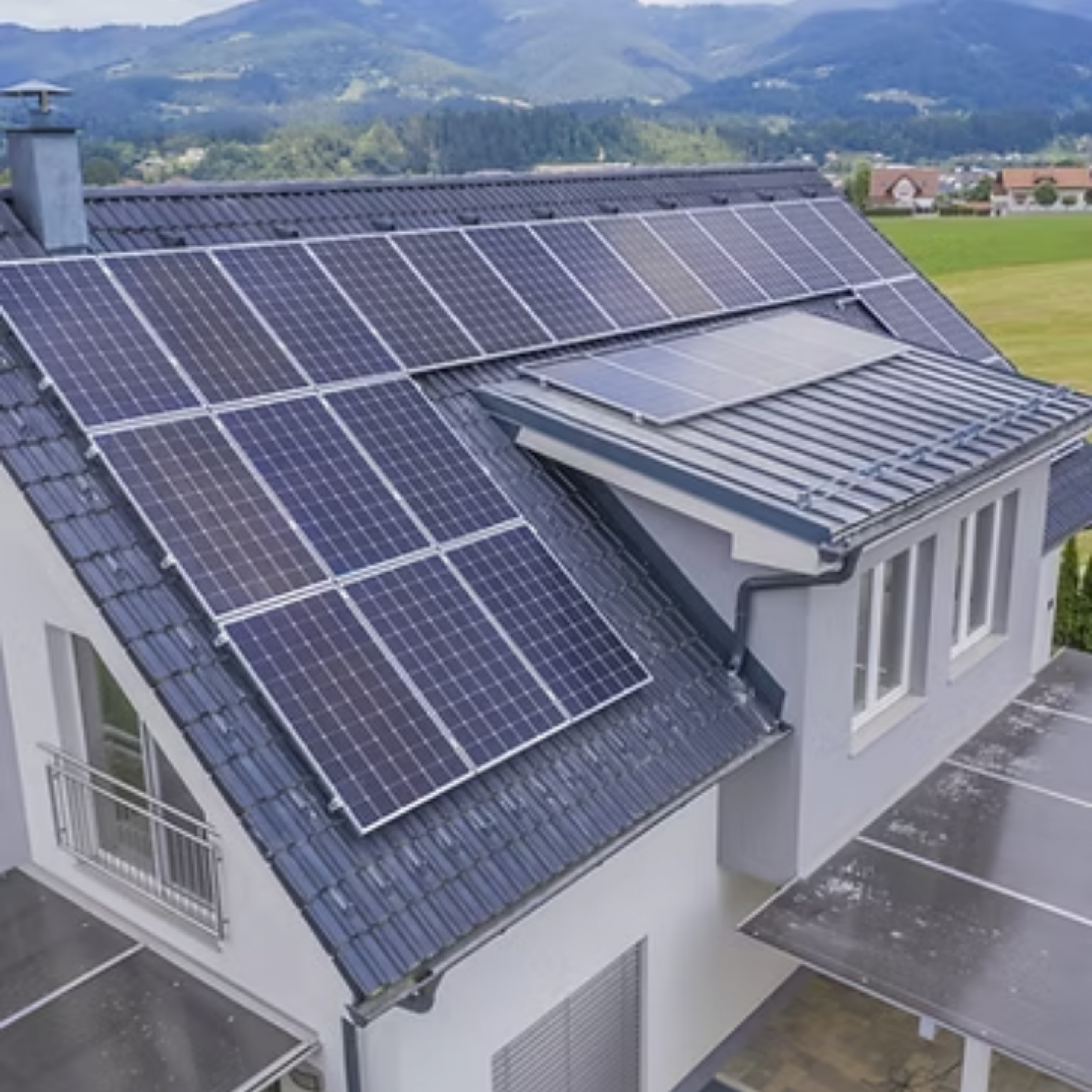 Fotovoltaico e Solare Termico: come abbattere i costi in bolletta nel 2026